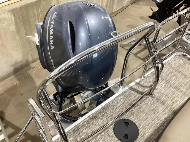 Slide: The Image of Godfrey SWEETWATER 2286 SFL 2024 - 18