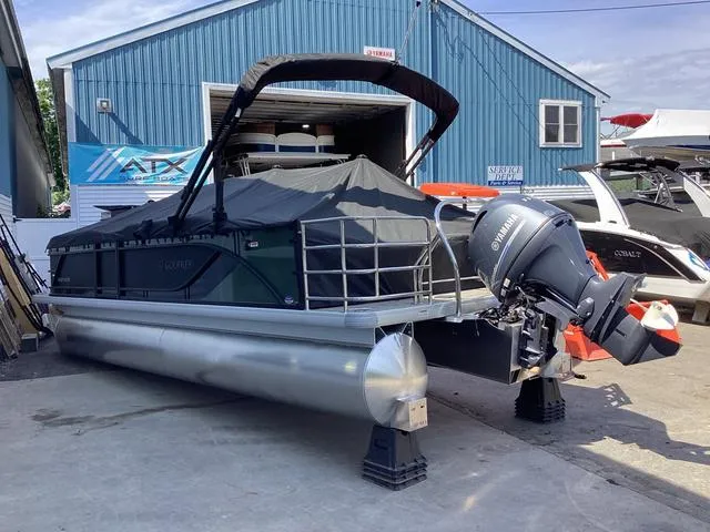 Slide: The Image of Godfrey SWEETWATER 2286 SFL 2024 - 4