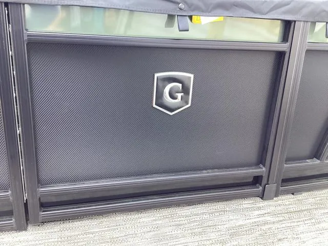 Slide: The Image of Godfrey SWEETWATER 2286 SFL 2024 - 6