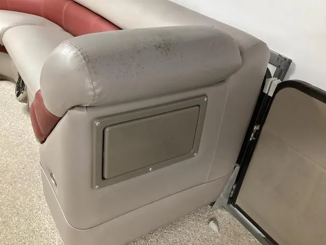 Slide: The Image of Premier Intrigue 275 RE Pontoon Boat 2010 - 28