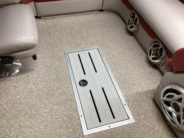 Slide: The Image of Premier Intrigue 275 RE Pontoon Boat 2010 - 29