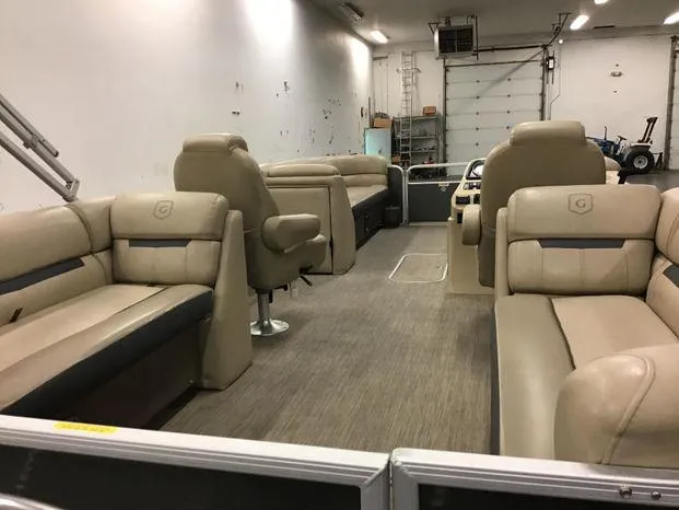 Slide: The Image of Godfrey SW2386SB 2020 - 11