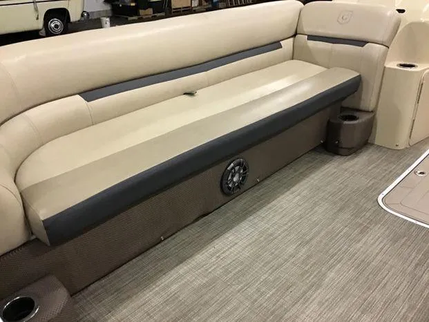 Slide: The Image of Godfrey SW2386SB 2020 - 8