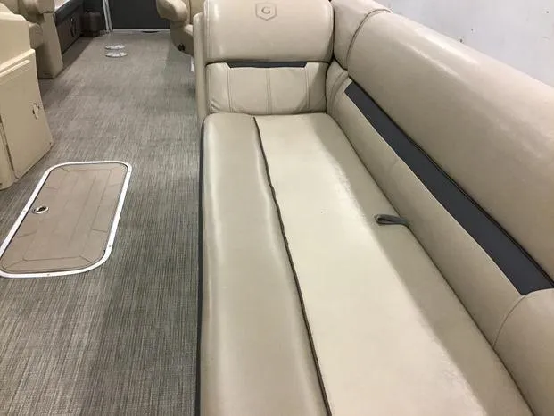 Slide: The Image of Godfrey SW2386SB 2020 - 9