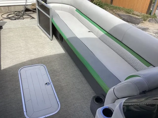 Slide: The Image of Godfrey Sweetwater 2386 C 2019 - 16