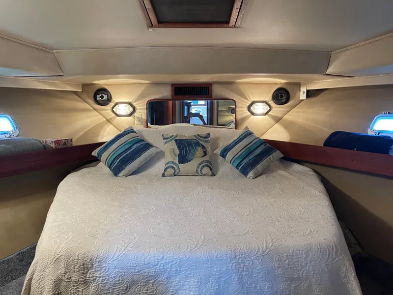 Slide: The Image of Chris-Craft 422 Commander 1986 - 19