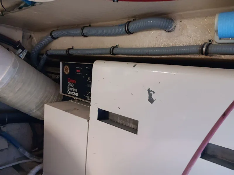 Slide: The Image of Hatteras 48 Convertible 1988 - 51