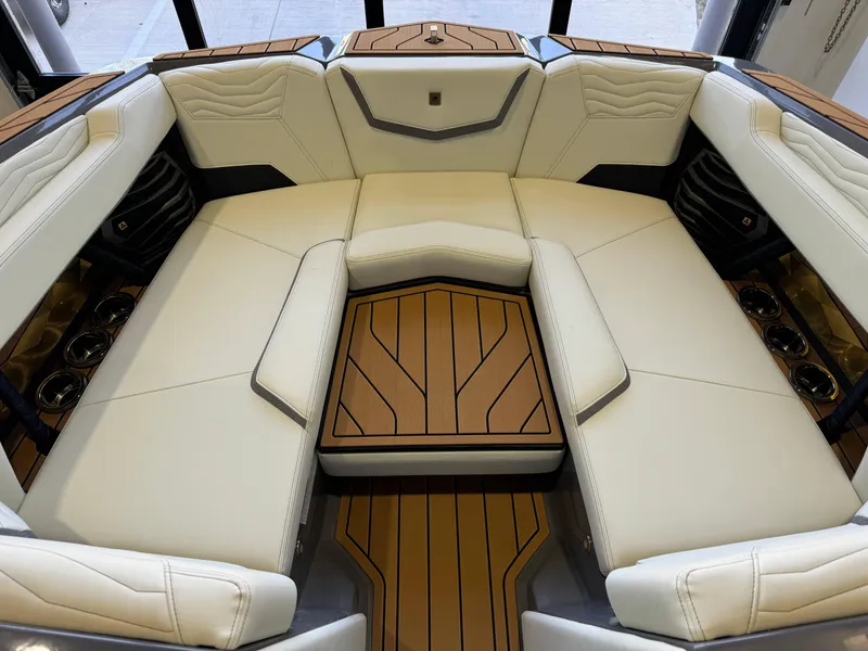 Slide: The Image of Nautique Super Air Nautique G23 2025 - 18