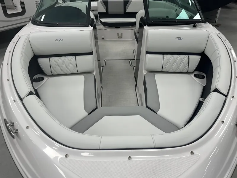 Slide: The Image of Regal 2000 ES 2025 - 21