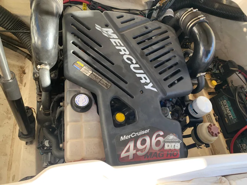 Slide: The Image of 2008 Sea Ray 270 SLX engine, Mercury MerCruiser 496 MAG HO, detailed view. - 42