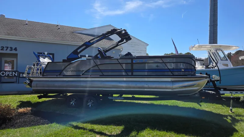 Slide: The Image of 2023 Berkshire 25UL STS 3.0+ - 13