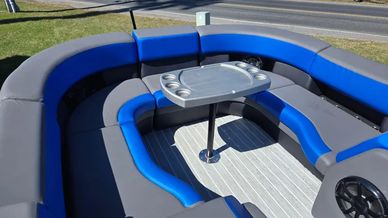 Slide: The Image of 2023 Berkshire 25UL STS 3.0+ - 16