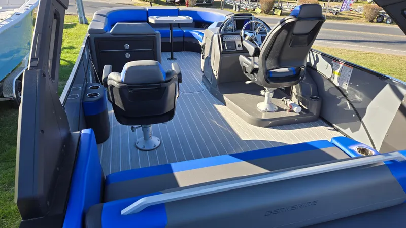 Slide: The Image of 2023 Berkshire 25UL STS 3.0+ - 4