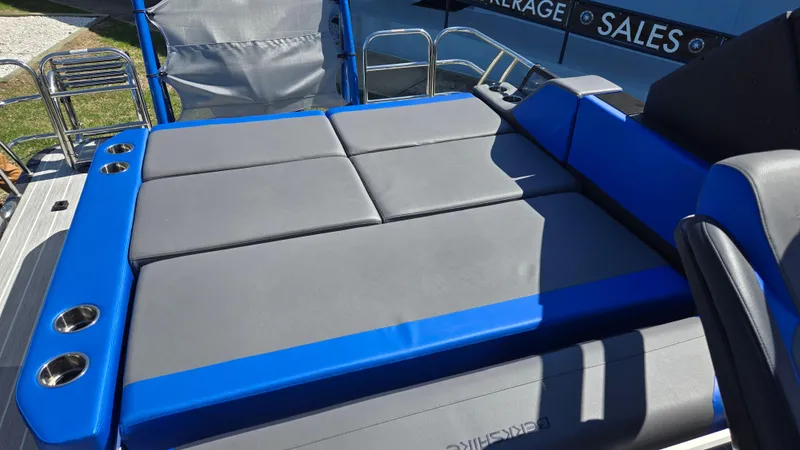 Slide: The Image of 2023 Berkshire 25UL STS 3.0+ - 9