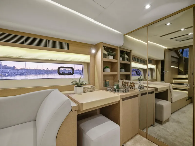 Slide: The Image of Prestige 680 2018 - 55
