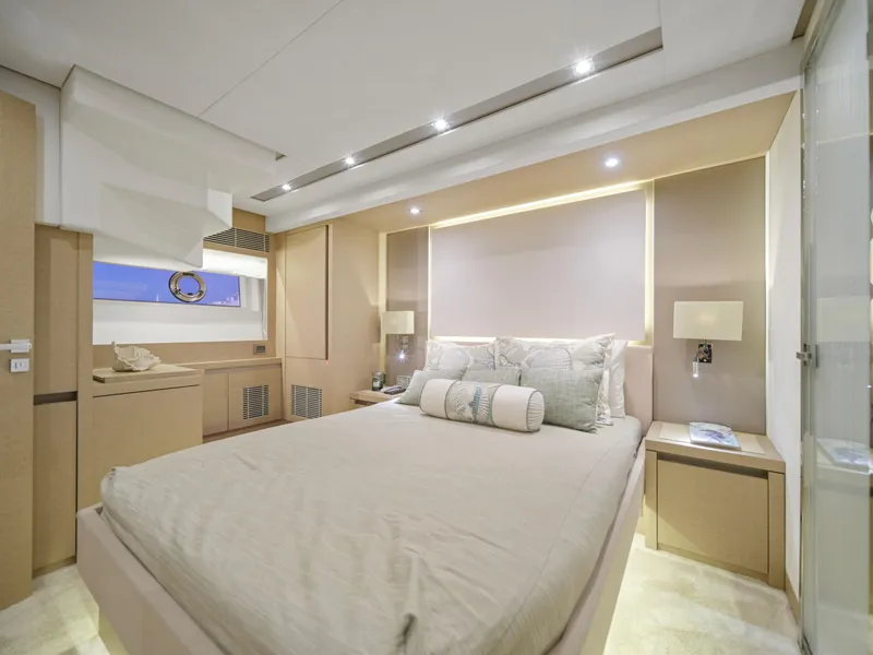 Slide: The Image of Prestige 680 2018 - 57