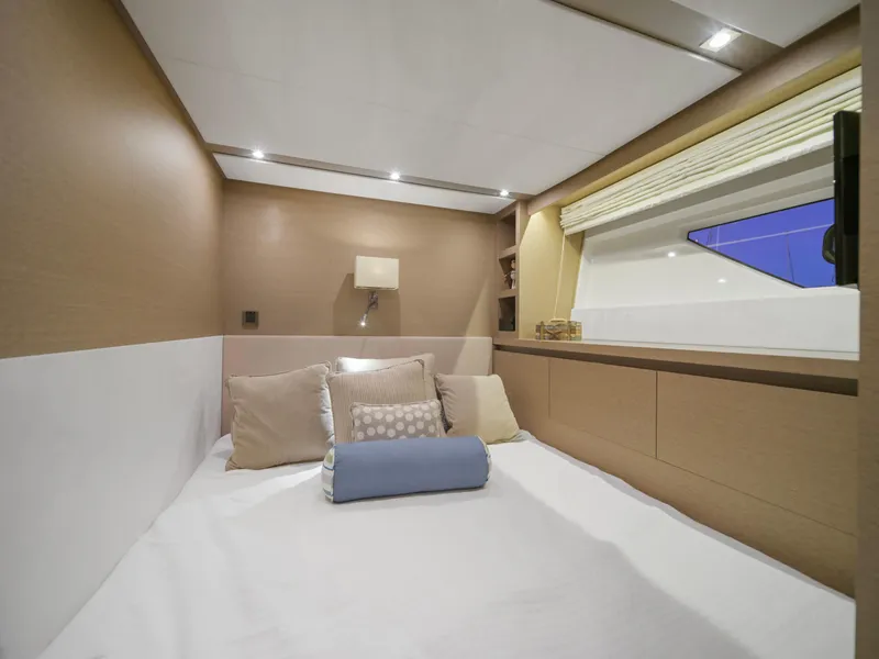 Slide: The Image of Prestige 680 2018 - 58
