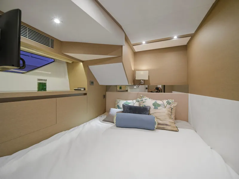 Slide: The Image of Prestige 680 2018 - 59