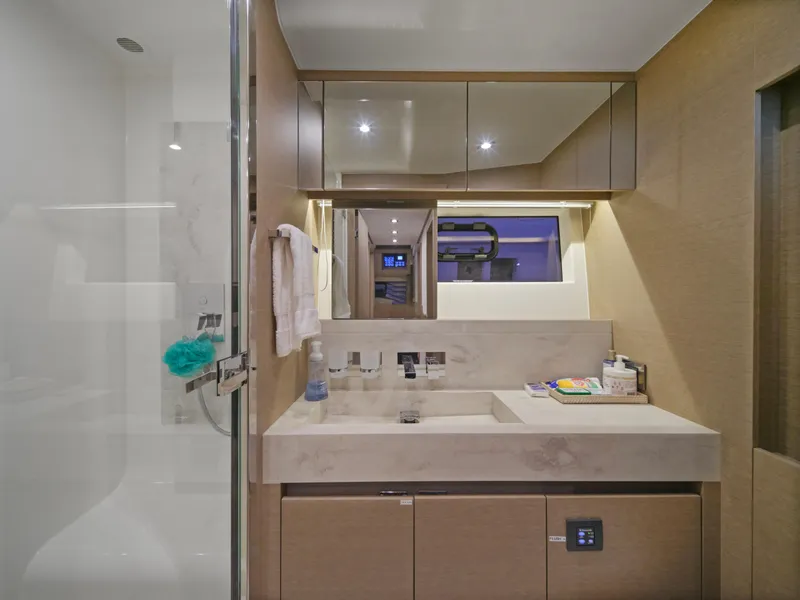 Slide: The Image of Prestige 680 2018 - 60