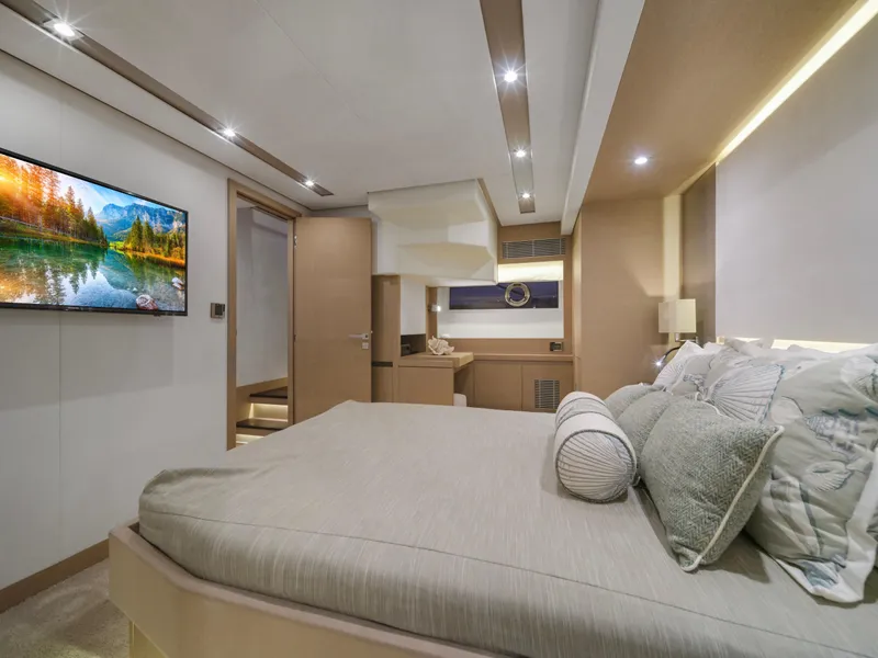Slide: The Image of Prestige 680 2018 - 62