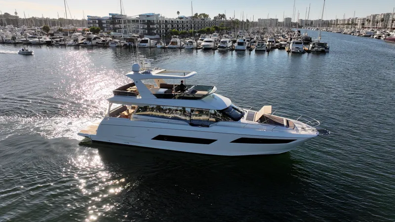 Slide: The Image of Prestige 680 2018 - 85