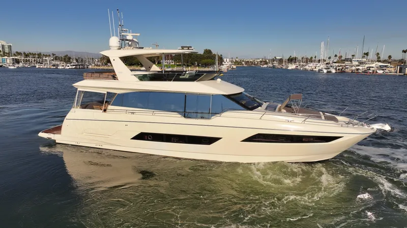 Slide: The Image of Prestige 680 2018 - 89