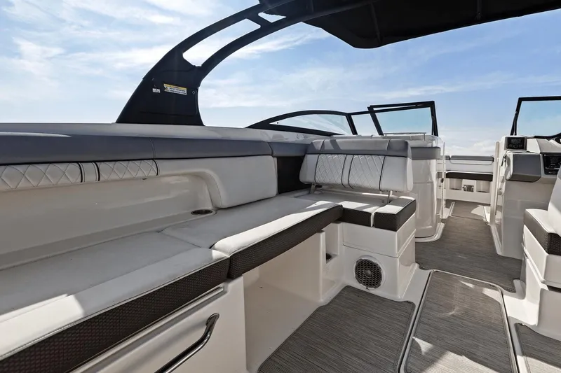 Slide: The Image of Sea Ray 290 SDX OUTBOARD 2017 - 34