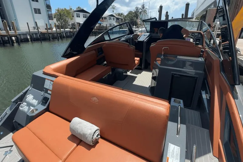 Slide: The Image of Cruisers 338-OB SOUTH BEACH EDITION 2022 - 25