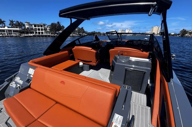 Slide: The Image of Cruisers 338-OB SOUTH BEACH EDITION 2022 - 3