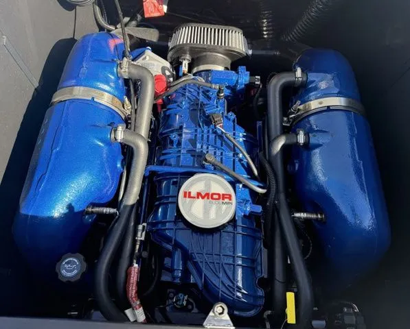 Slide: The Image of MasterCraft XT23 2024 - 15