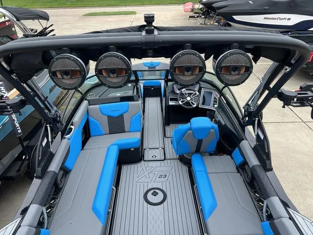 Slide: The Image of MasterCraft XT23 2024 - 5