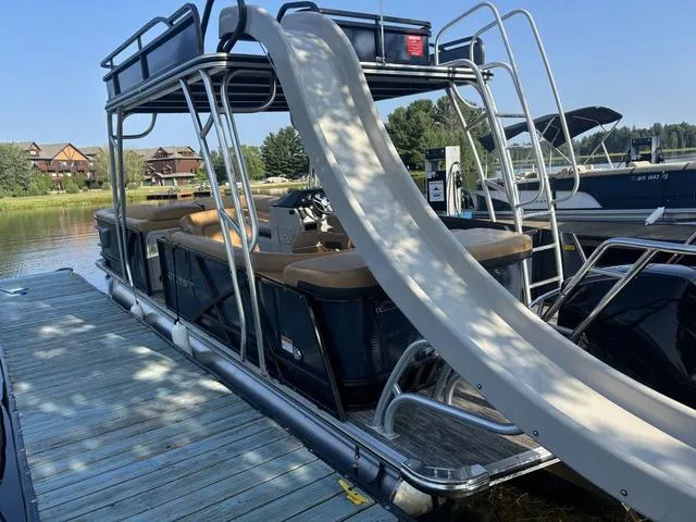 Slide: The Image of Crest Caribbean LX Double Decker 2024 - 4