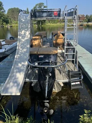 Slide: The Image of Crest Caribbean LX Double Decker 2024 - 5