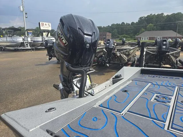 Slide: The Image of Xpress X21 Pro 2025 - 19