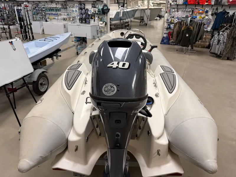 Slide: The Image of Zodiac Yachtline 400 2023 - 7