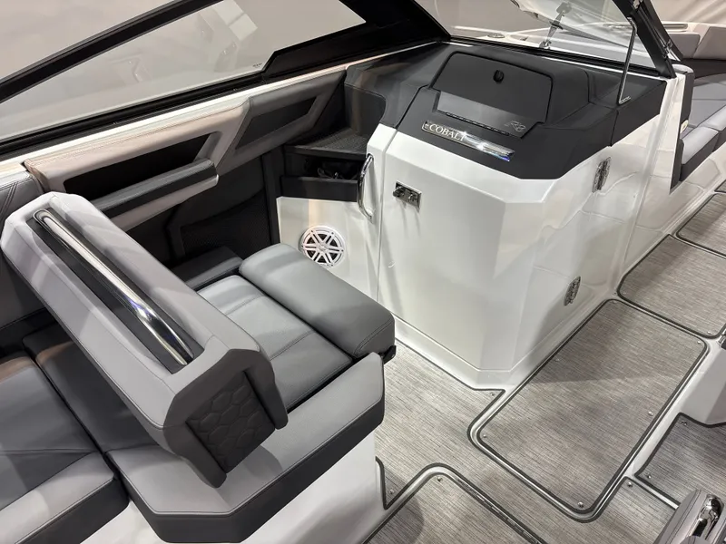 Slide: The Image of Cobalt R8 Surf 2025 - 11