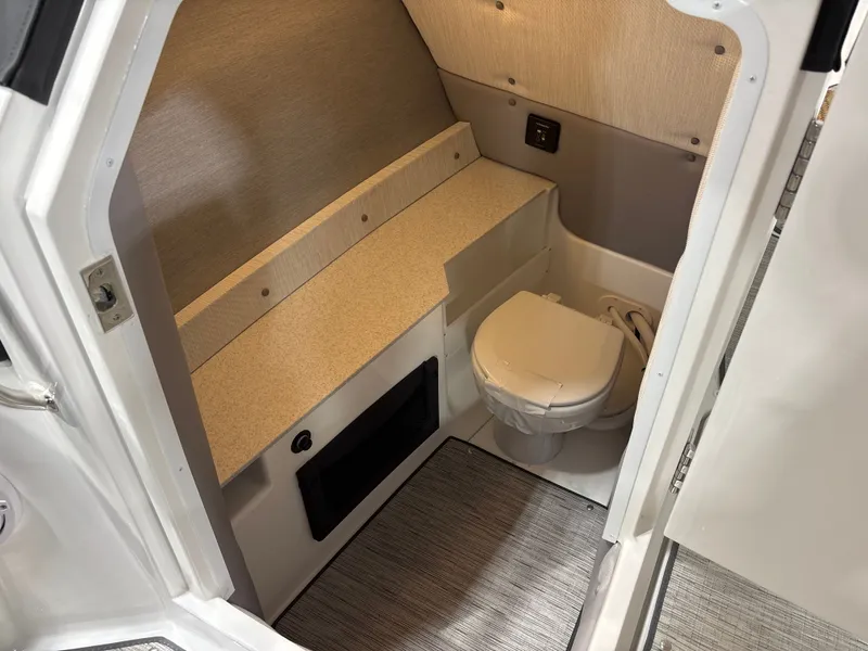 Slide: The Image of Cobalt R8 Surf 2025 - 12