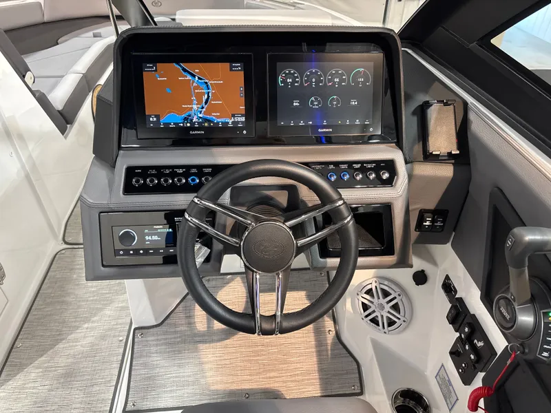 Slide: The Image of Cobalt R8 Surf 2025 - 14