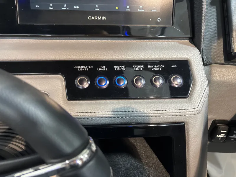 Slide: The Image of Cobalt R8 Surf 2025 - 17