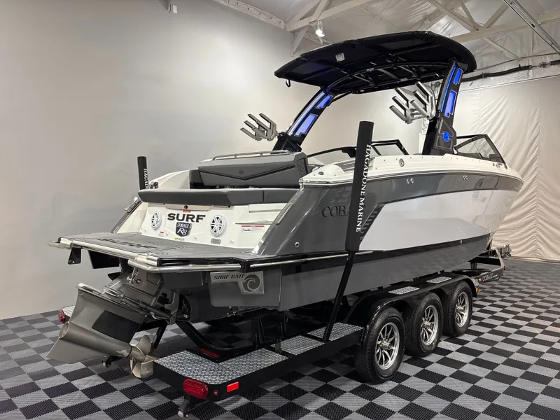 Slide: The Image of Cobalt R8 Surf 2025 - 3