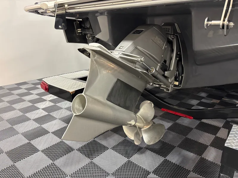 Slide: The Image of Cobalt R8 Surf 2025 - 5