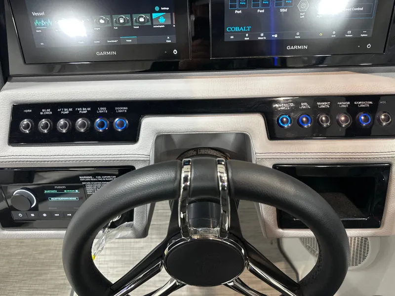 Slide: The Image of Cobalt R8 Surf 2025 - 21