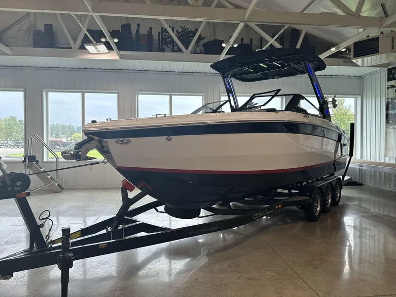 Slide: The Image of Cobalt R8 Surf 2025 - 4