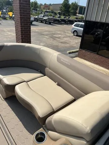 Slide: The Image of Veranda VR22RC Luxury Tri-Toon 2024 - 12