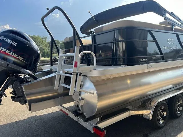 Slide: The Image of Veranda VR22RC Luxury Tri-Toon 2024 - 18