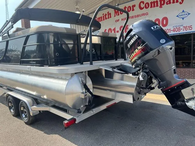 Slide: The Image of Veranda VR22RC Luxury Tri-Toon 2024 - 20