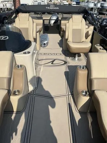 Slide: The Image of Veranda VR22RC Luxury Tri-Toon 2024 - 4