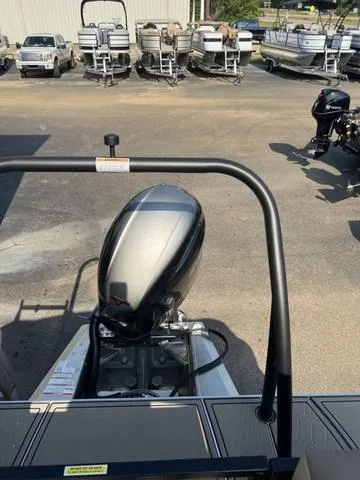 Slide: The Image of Veranda VR22RC Luxury Tri-Toon 2024 - 7