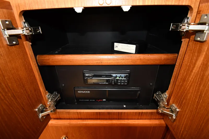 Slide: The Image of Carver 405 Motor Yacht 1997 - 62