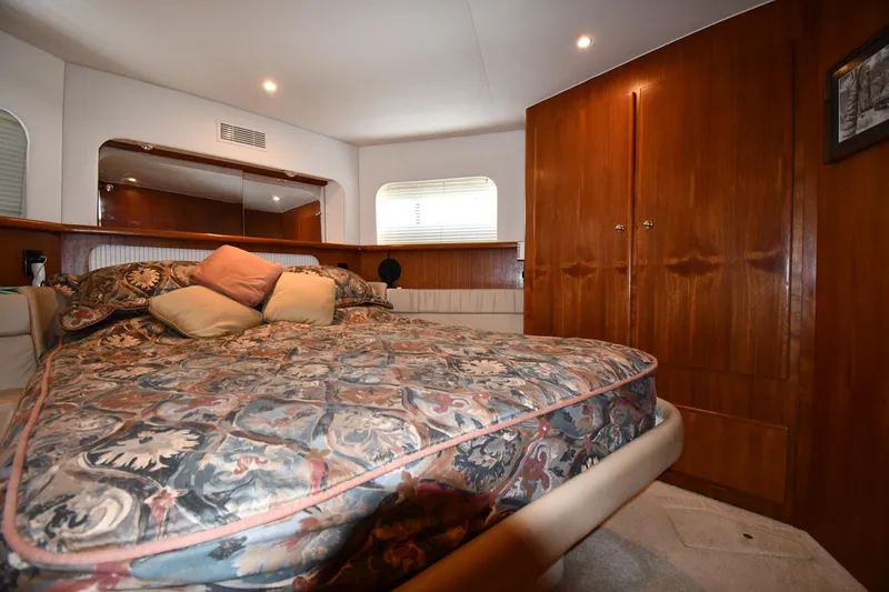 Slide: The Image of Carver 405 Motor Yacht 1997 - 68